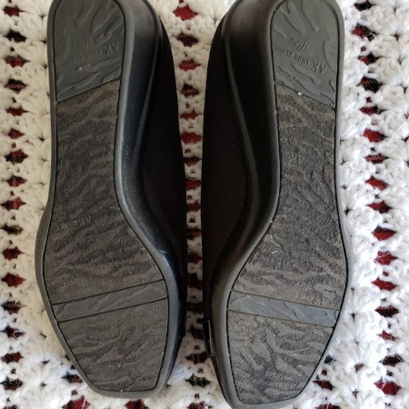 Anne Klein Black Fabric Wedge shoe - Picture 3 of 6